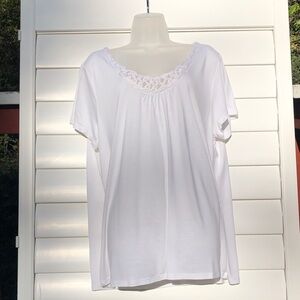J. Jill Classic White Short Sleeve Tee